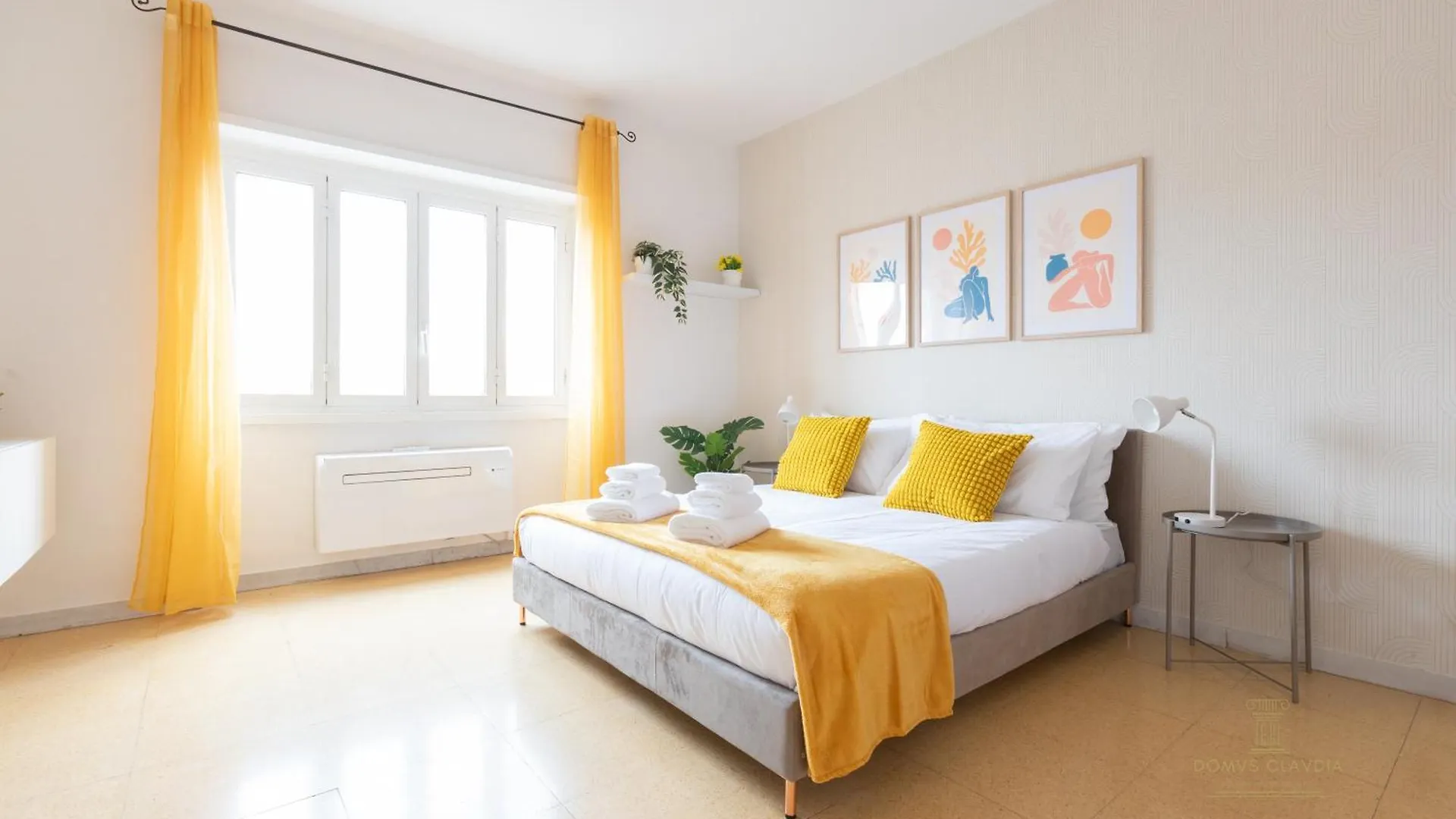 Domvs Clavdia - Metro Station, 8 Min To Center, Roma, 6Pax, A-C Apartment Italy