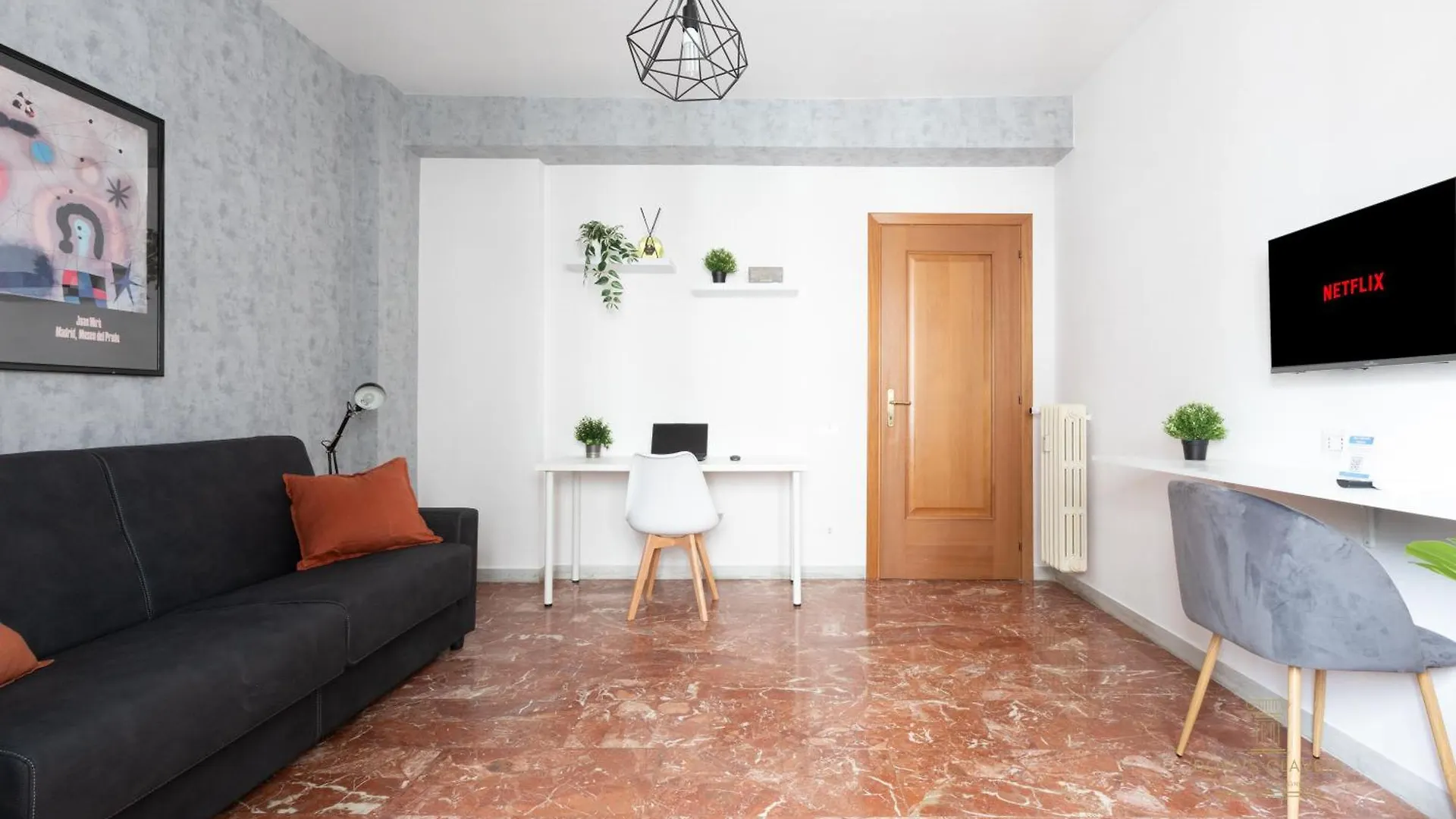 Domvs Clavdia - Metro Station, 8 Min To Center, Roma, 6Pax, A-C Apartment 0*, Rome Italy