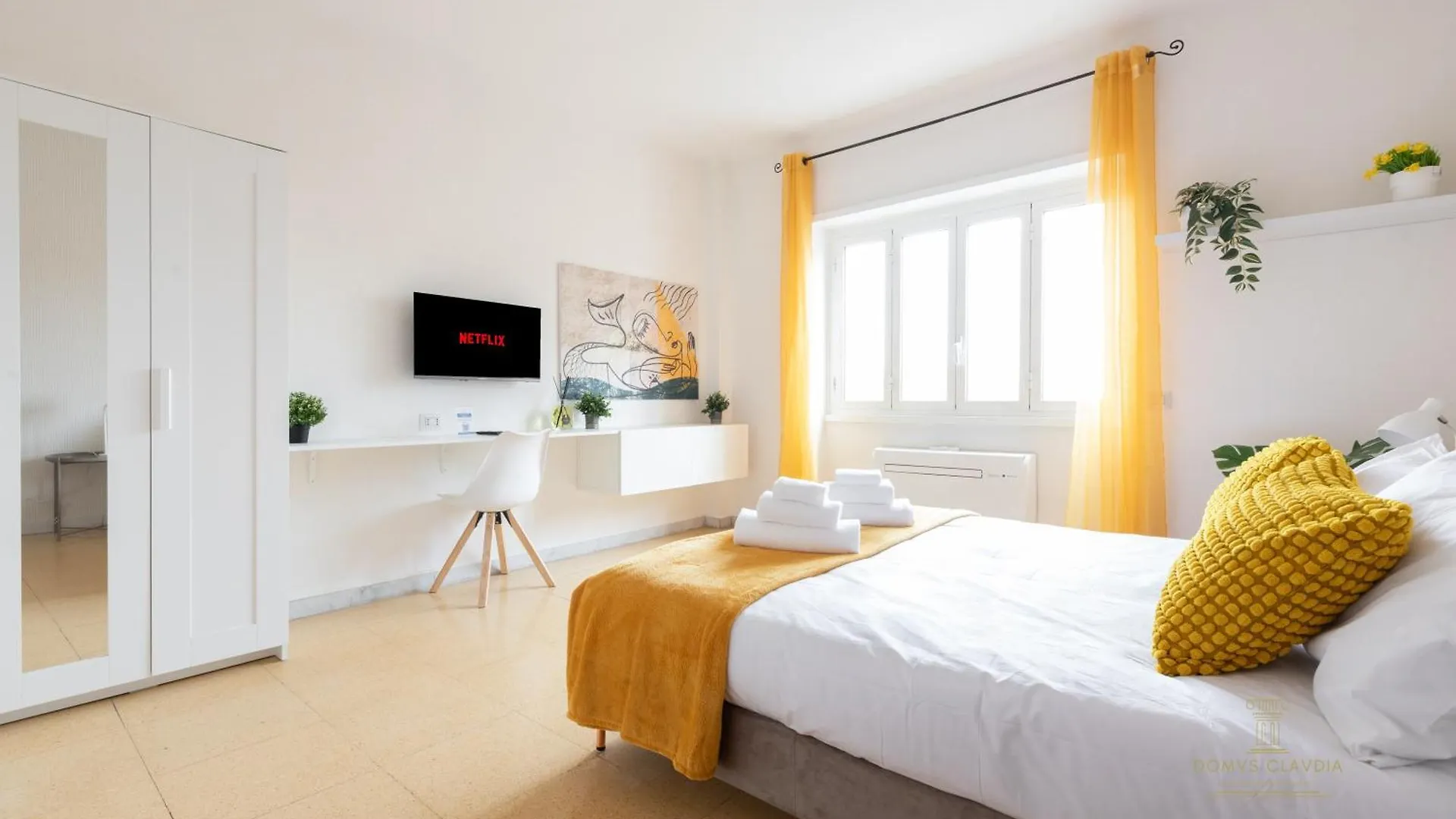Appartamento Domvs Clavdia - Metro Station, 8 Min To Center, Roma, 6Pax, A-C